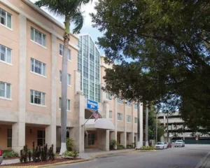 hotels near Mia Aesthetics Miami