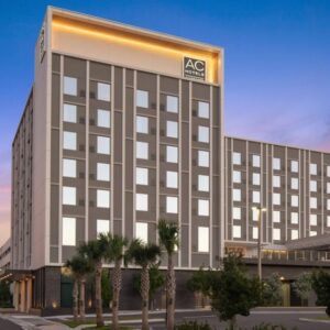hotels near Mia Aesthetics Miami